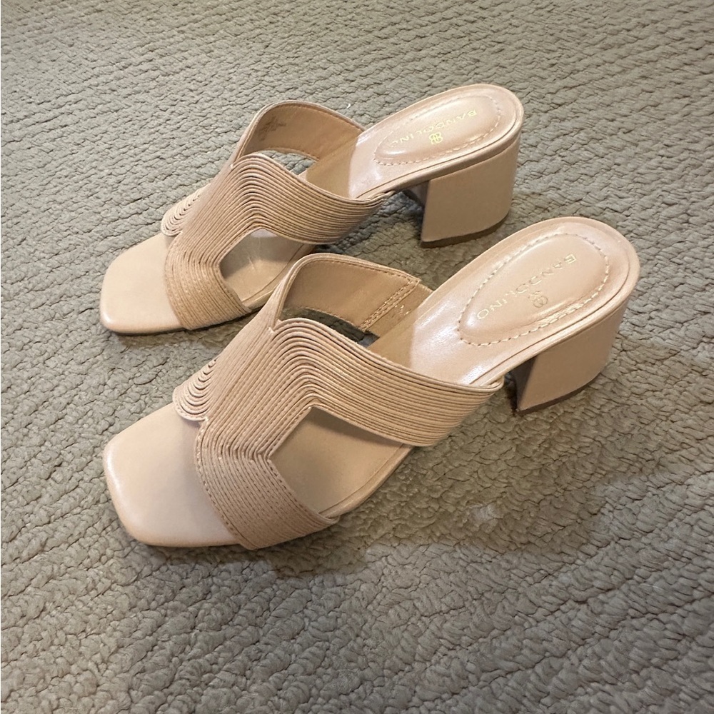 Bandolino Women's Tan Sandals - Picture 3 of 5